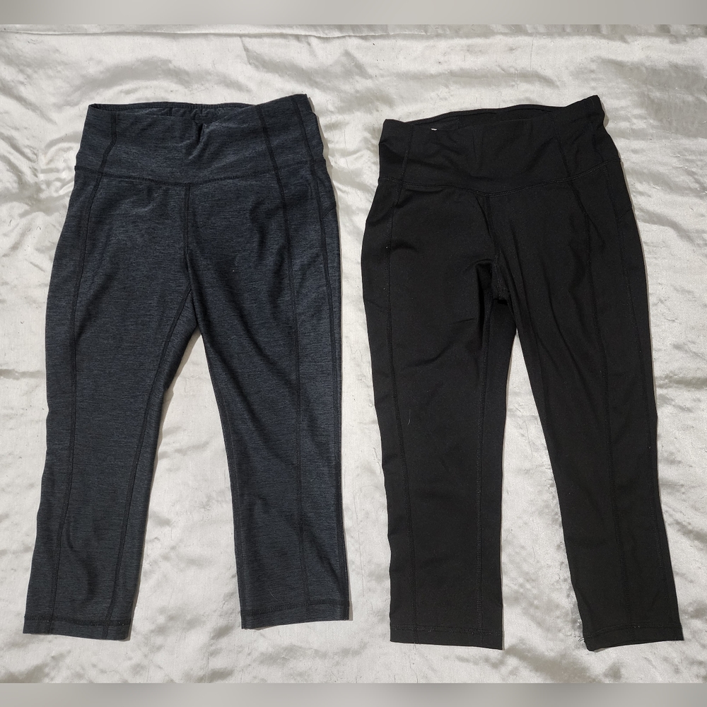 Set of 2 Avia Capri Mid Rise Leggings Black & Gray